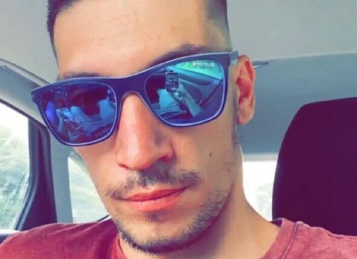 Whitewido37