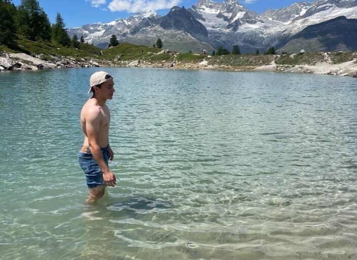00700