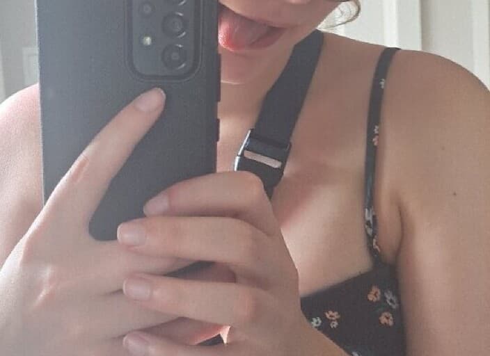 elodie041564
