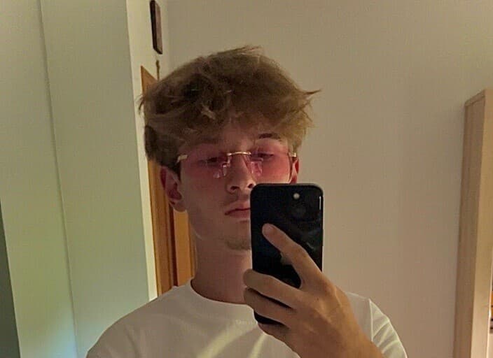 Photo de profil de Adrien669