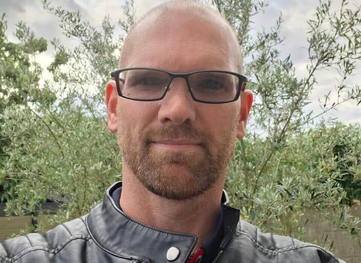 Chris295678