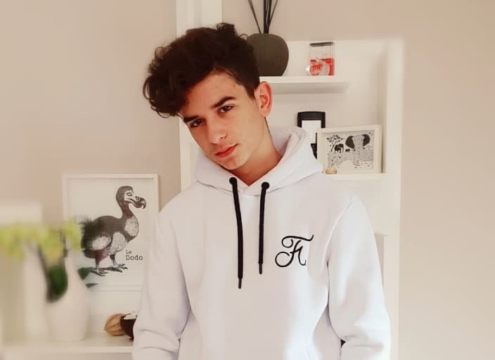 NzoFr