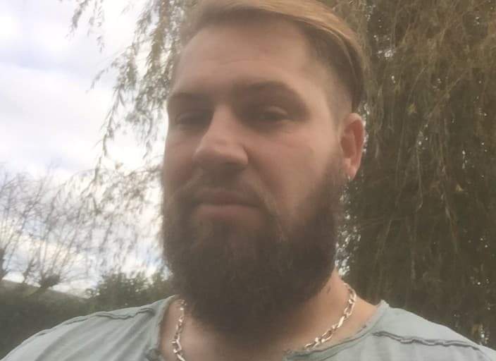 chris-28