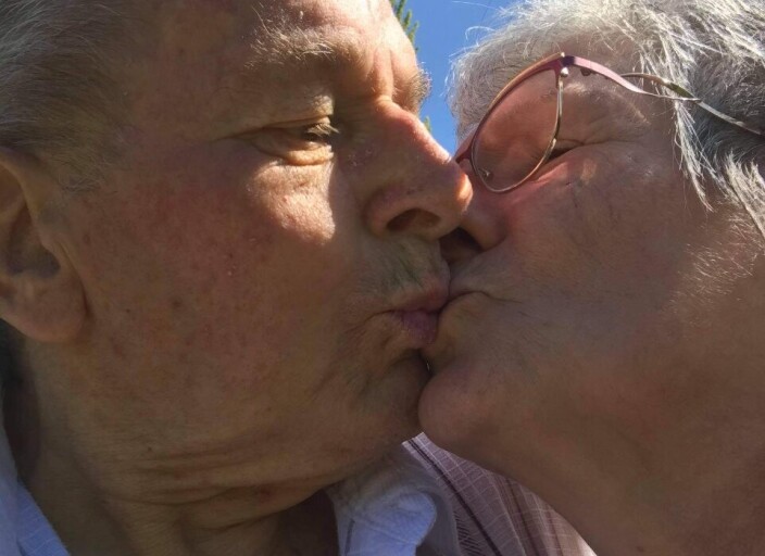 Couple debutant 54 et60 ans cherche femme pour tri.
