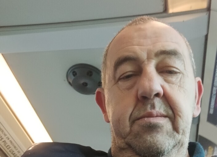 Homme cherche homme