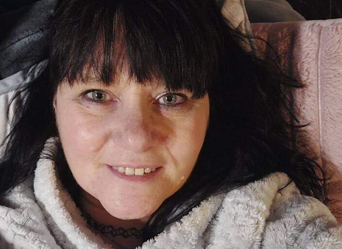 Femme cherche femme ou couple