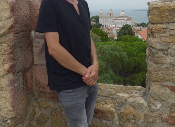 Célibataire recherche relation amicale avec avant.