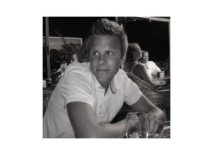 Jeune homme recherche une partenaire très ouverte