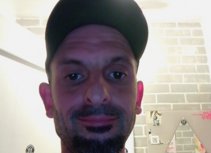 Barman cherche rencontre sans engagement
