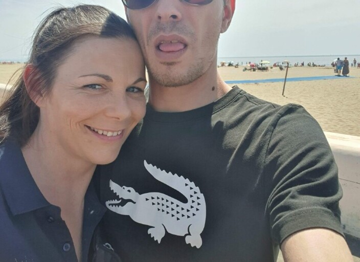 Bonjour, nous sommes un couple qui cherche à renc.