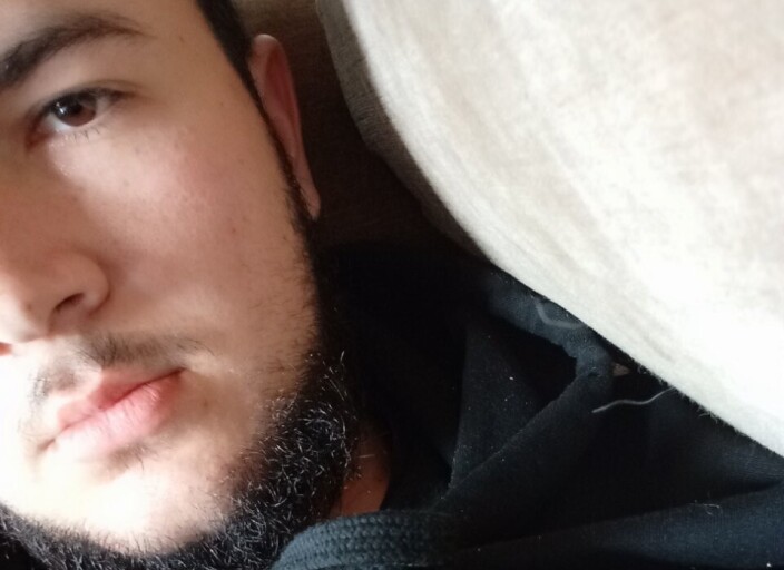 Cherche à s'amuser discrètement
