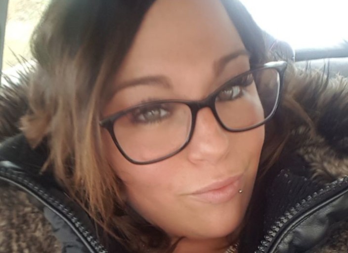 femme curieuse