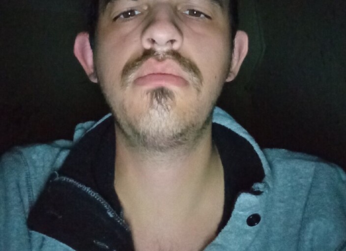 Jeune homme gentil cherche femme pour partager des.