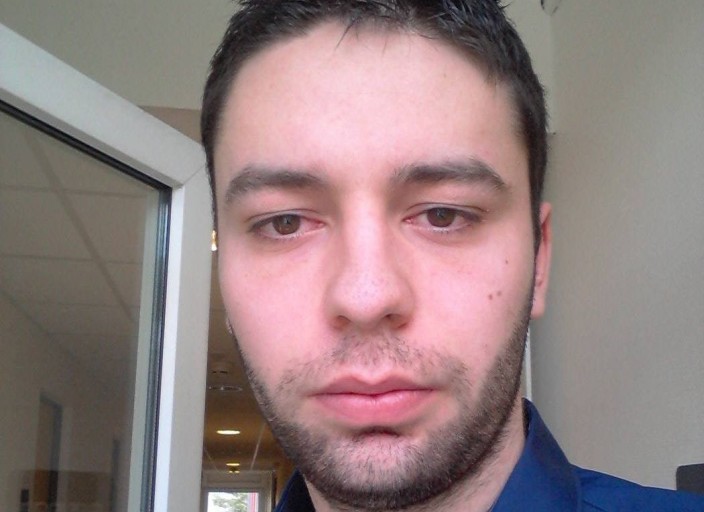 recherche une  femme