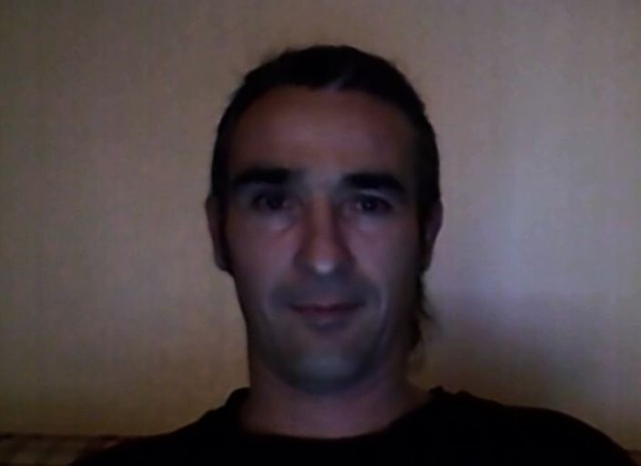 je suis un homme de 39 ans qui cherche à faire de.