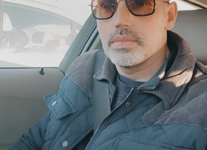 Homme sportif drôle et sympa