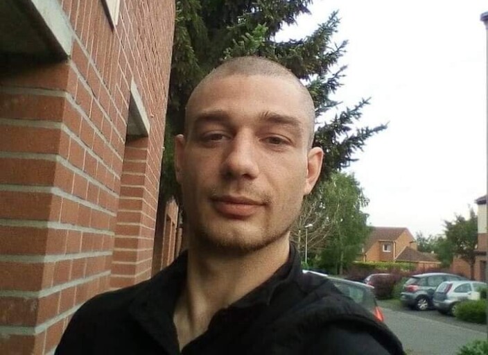Je recherche une travesti ou femme pour fum ou ré.