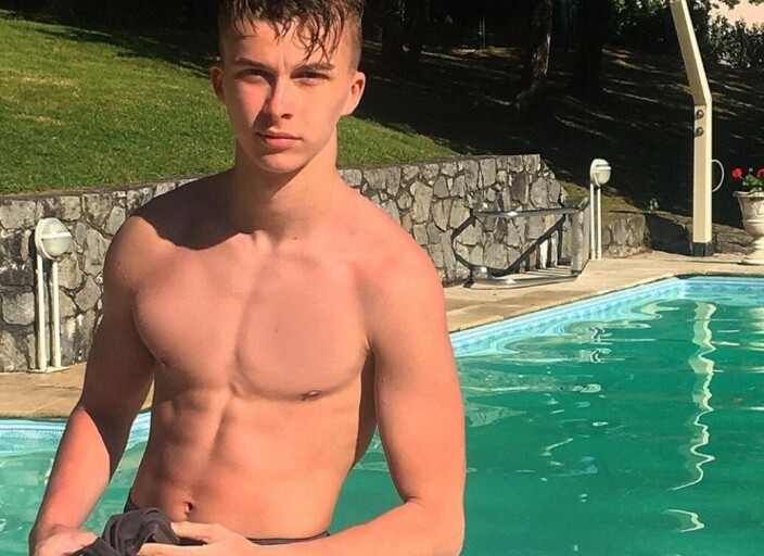Homme de 18 ans