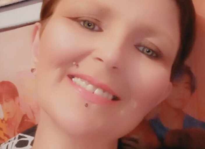 Je suis une femme qui aime rigoler s'amuser je sui.