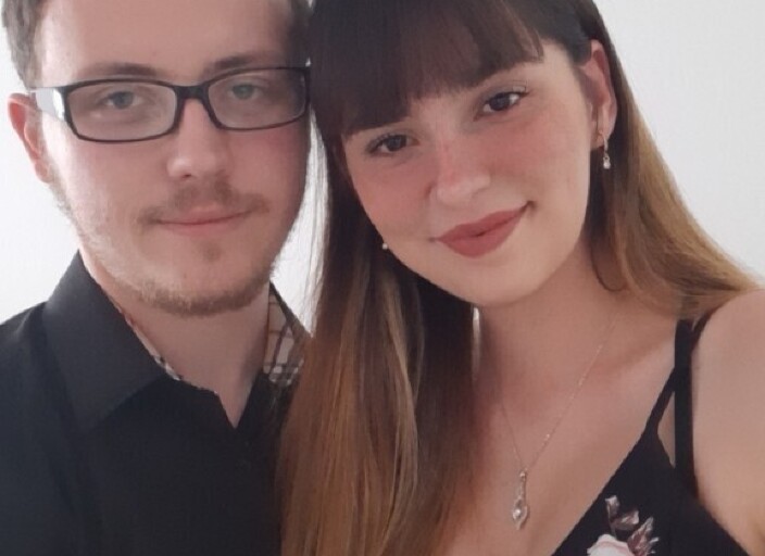 Couple cherche femme pour discuter et sortir
