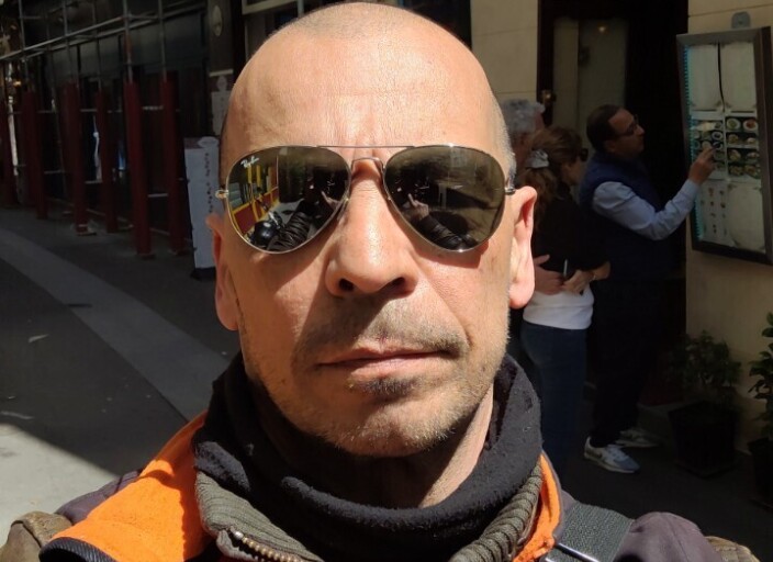 si vous voulez me contactez.