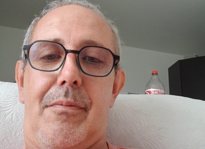Cherche femme pour amitier voir plus si afiniter