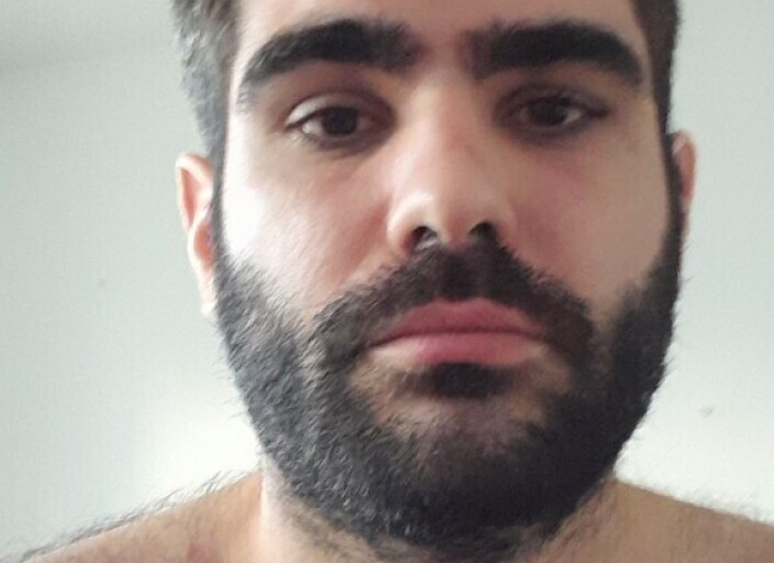 homme musclé de 30 ans cherche une belle femme po.