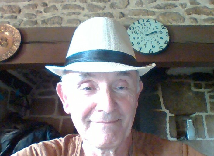 CHERCHE une FEMME pour RELATION sensuelle REGULIER.