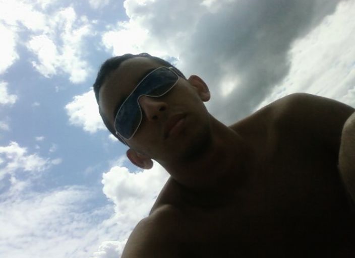Jeune homme pour rencontre