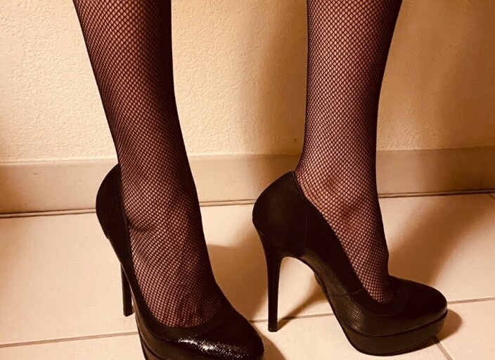 Couple recherche femme bi pour initier madame