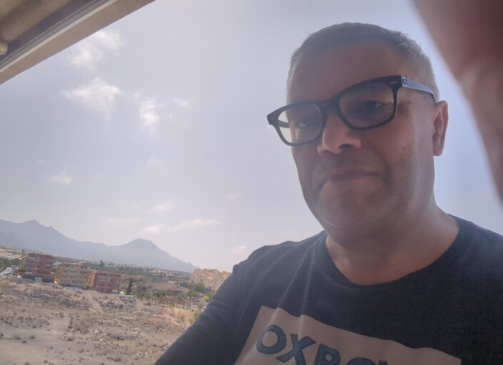 Homme cherche relation discrète