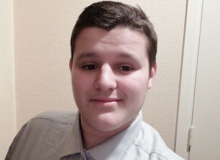 Cherche femme entre 18 et 20 ans