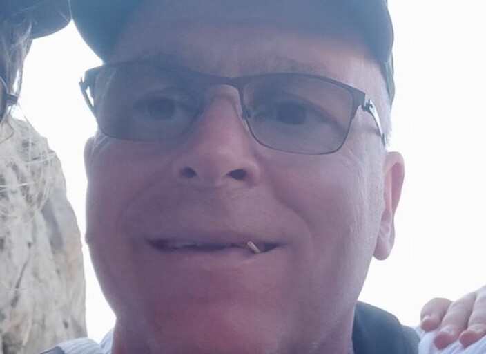 H bien fait cherche couple à Bordeaux