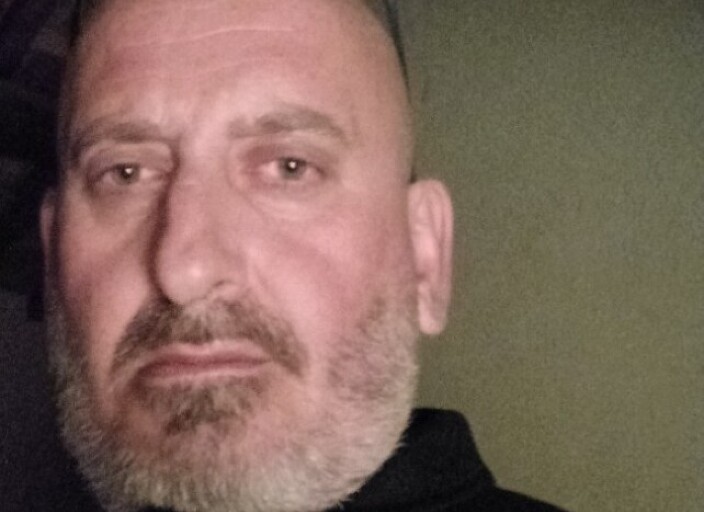 Homme à la recherche de nouvelles rencontres