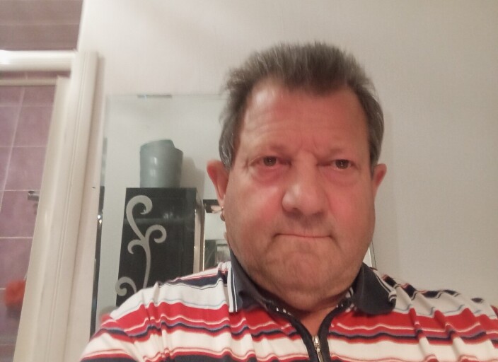 homme très tendre et doux et très respectueux en.