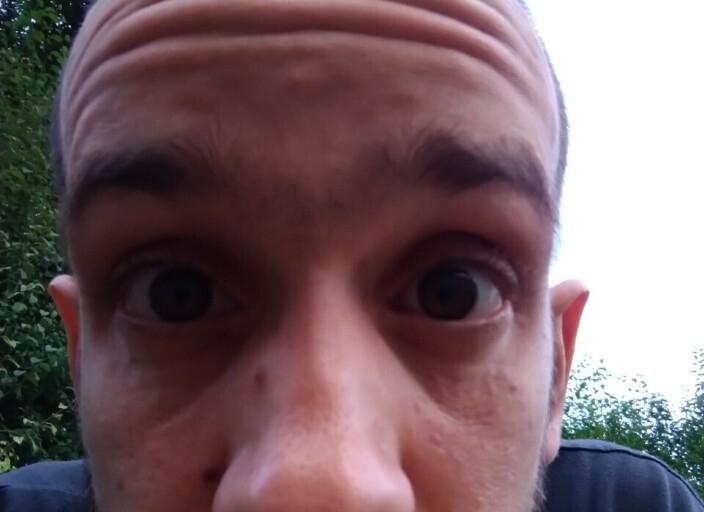 Salut je suis tout simble moi