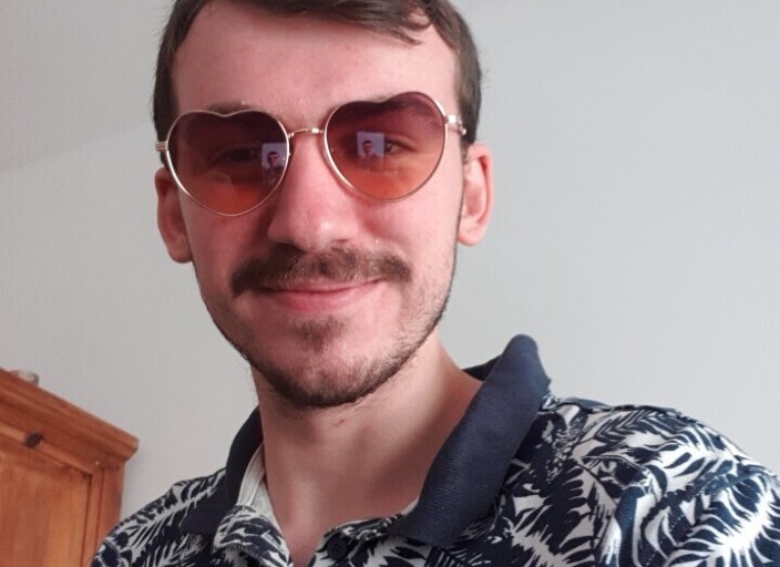 je cherche une relation sérieuse, si tu aime bien.