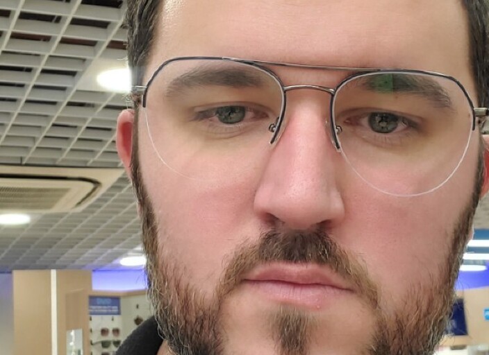 recherche femme, homme , geek , alien ou même our.