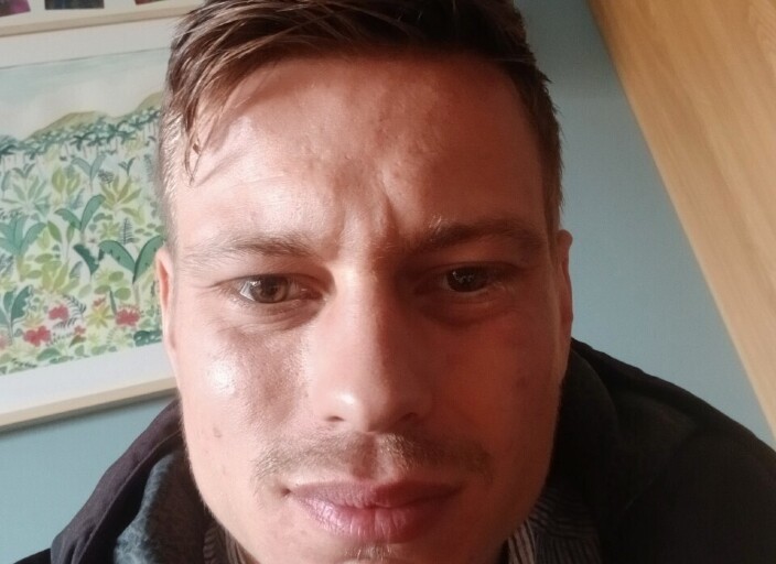 Homme stable et attentionné