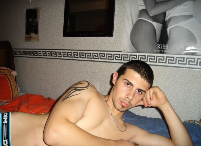 Mec sympa cherche a faire de nouvelles rencontres .
