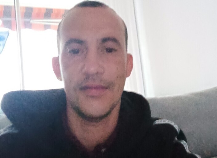 recherche l'amour, la joie, rigoler et se faire pl.