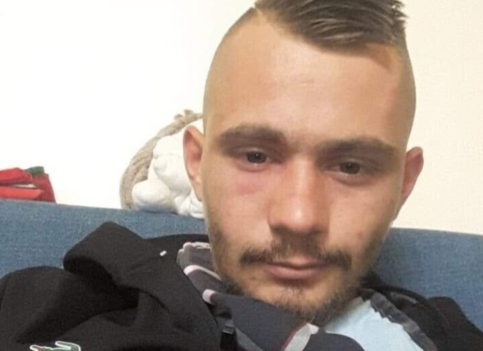 Salut je suis assez simpa