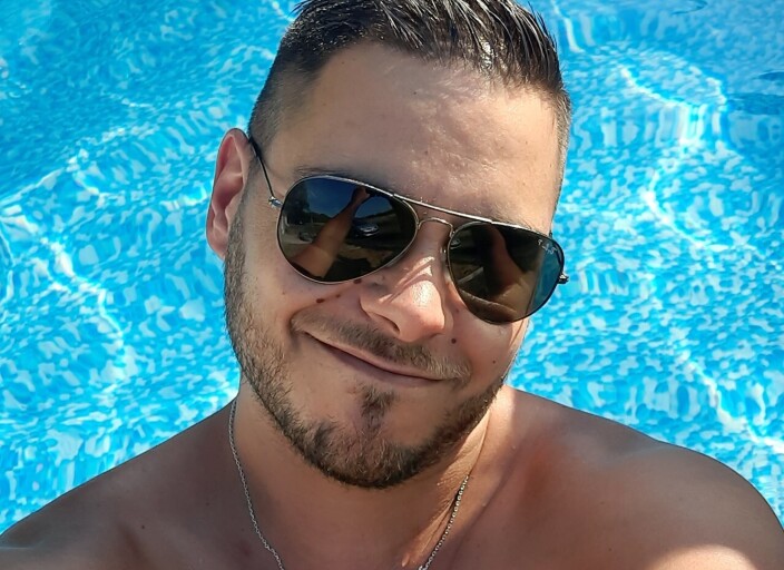 beau mec joueur