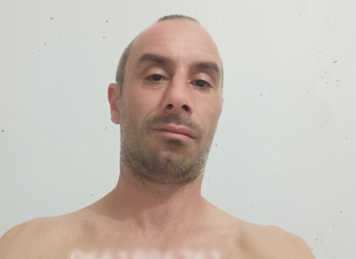 Cherche femme bi pour ma femme 