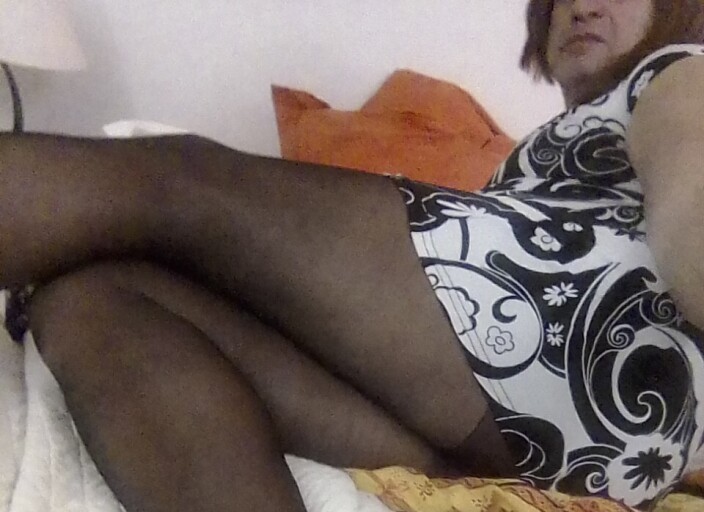 H en dessous femme adore porter bas collant cherch.