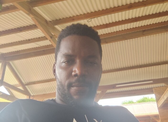 recherche femme pour moments agréables sans prise.