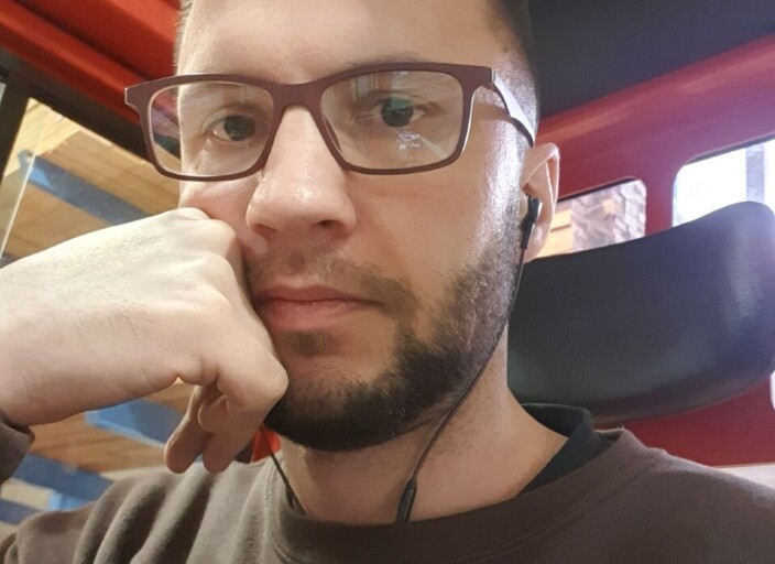 je suis à la recherche d'une femme qui recherche .