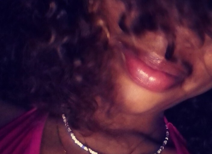 Femme cherche relation amoureuse