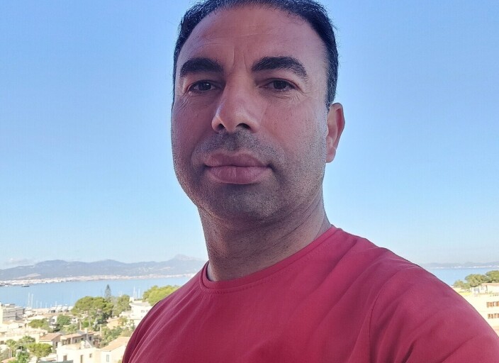 salut  mais  amis