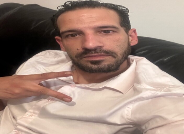 Mec, célibataire, recherche une femme